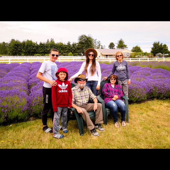 Meet your Posher, Katherine - Picture 3 of 8